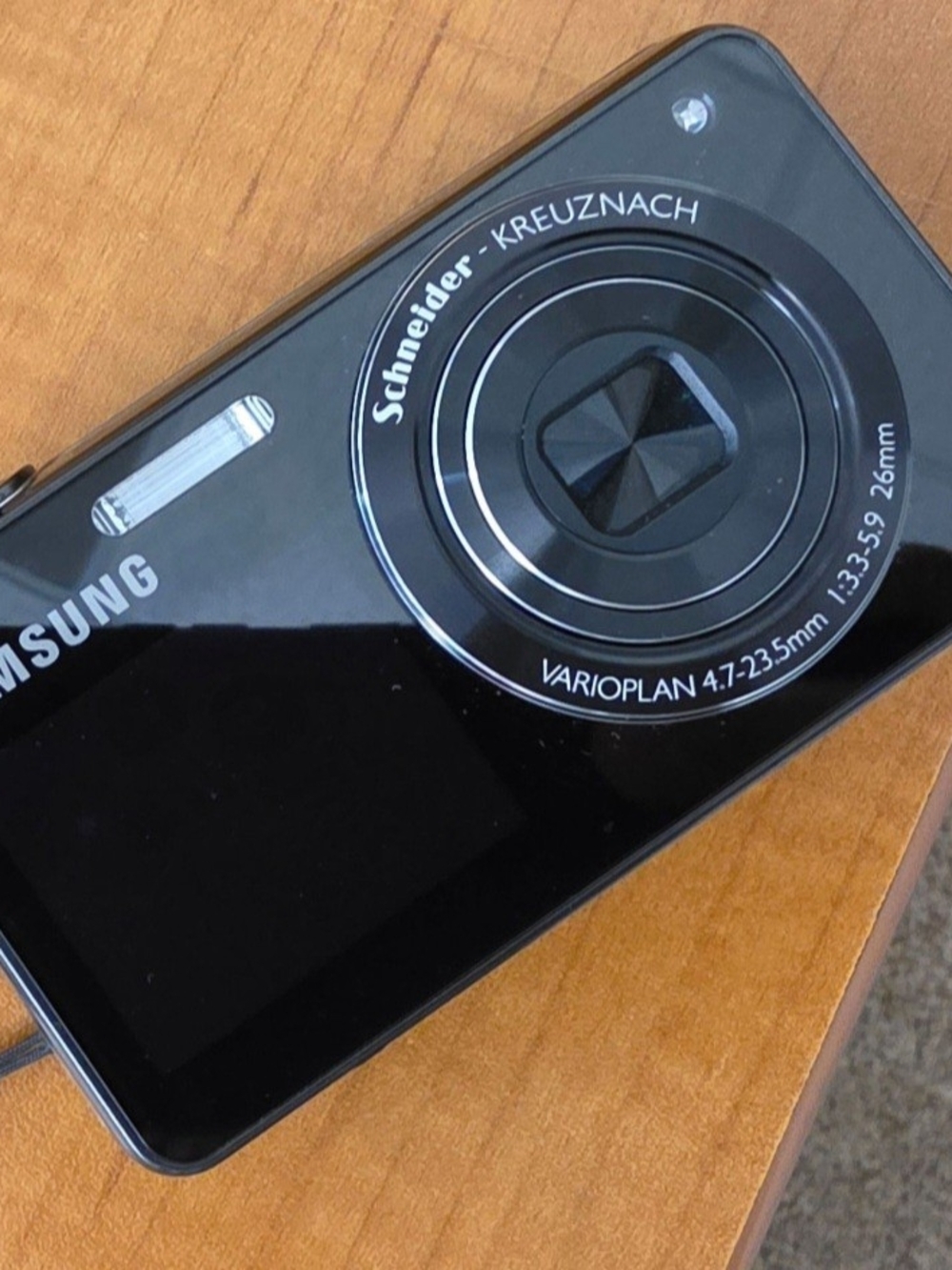 Samsung Black Compact Digital Camera with Schneider-Kreuznach Lens